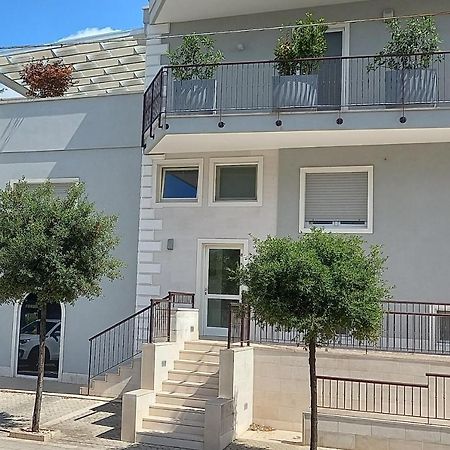Central Apartment Con Tre Camere Da Letto Locorotondo Exterior photo
