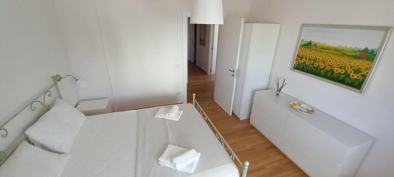 Central Apartment Con Tre Camere Da Letto Locorotondo Exterior photo